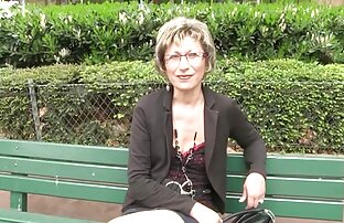 XXX Julie, vídeo de pornô velha Olá.